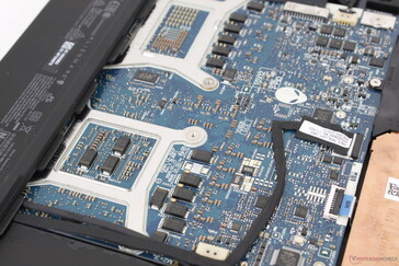 Los procesadores están al otro lado de la placa madre, como en el MSI GS75.