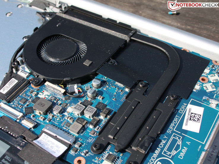 Dell ha equipado nuestra unidad de prueba con un Ryzen 3 2200U, pero la solución de refrigeración no parece ser la ideal.