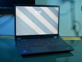 Análisis del portátil Lenovo ThinkPad P16 G2: Mejorado con pantalla de 165 Hz y Nvidia RTX 2000 Ada