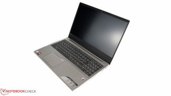 La revisión de Lenovo IdeaPad 720-15IKB. Dispositivo de prueba cortesía de notebooksbilliger.de.