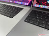 MacBook Pro 16 2021 (izquierda) frente a MacBook Pro 14 2021 (derecha)