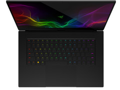 La retroiluminación Razer Chroma RGB permite que el teclado muestre 16,8 millones de colores, también dinámicamente dependiendo de la actividad.