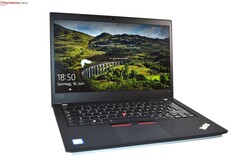 Review del portátil ThinkPad T490-20N2004EGE de Lenovo. Dispositivo de prueba cortesía de notebooksandmore.de.