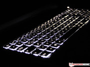 El teclado cuenta con retroiluminación LED. El teclado cuenta con retroiluminación LED.