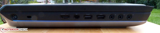 Izquierda: encendido, Kensington, Entrada/Salida HDMI, Mini-DisplayPort, USB 3.0, 3x audio