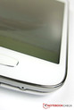 El Galaxy Ace 3 impresiona con su manufactura de gran calidad y estilosos extras, como el borde de metal.