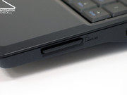 Como en sus competidores más grandes, la Eee PC 900 tiene un lector de tarjetas integrado a su disposición.