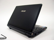 En el modelo con case negro, la Eee PC de Asus es casi indistinguible de subportátiles  convencionales.