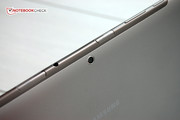 El módulo de cámara junto a ranuras microSD y SIM. El módulo de cámara junto a ranuras microSD y SIM.