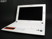 El Samsung N120 anyNet esta disponible en blanco o negro El Samsung N120 anyNet esta disponible en blanco o negro