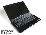 A primera vista, el Dell Inspiron 1545 luce como un portátil normal de 15.6 pulgadas, de color negro.