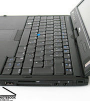 Siendo una convertible, la Dell XT tiene un teclado estándar completo,...