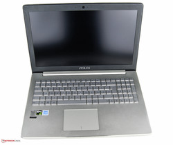 En análisis: Asus Zenbook Pro UX501JW. Modelo de pruebas cortesía de Notebooksbilliger.de