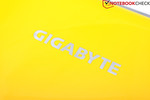 Gigabyte P25W: portátil de juego rápido y llamativo