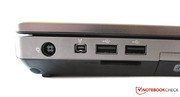 FireWire y 2 puertos USB a la izquierda de la carcasa.