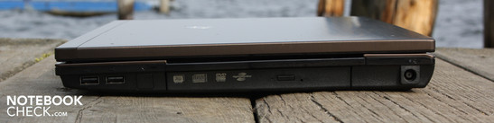 Derecha: 2 x USB 2.0, grabadora DVD, Lightscribe, AC