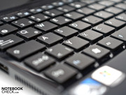 El teclado ofrece una sensación agradable y buen acabado con un tamaño de 14 milímetros.