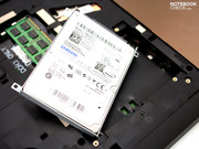 El disco duro instalado de 2.5 pulgadas (9 millímetros) viene de Samsung y