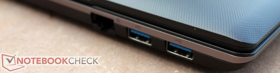 Izquierda: LAN, 2x USB 3.0 Izquierda: LAN, 2x USB 3.0