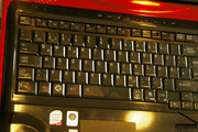 Incluso peor es el teclado que se llena de huellas cada vez que se usa.