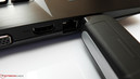 Hablando de cosas no muy sofisticadas: lapices USB grandes cubren el puerto LAN...