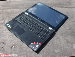 Lenovo Yoga 500-15IBD (80N6008AGE). Modelo de pruebas cortesía de Cyberport.de