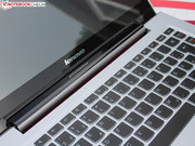 El cuerpo plano de aluminio no sólo contiene un teclado y un touchpad.