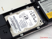 El disco duro se combina con un pequeño SanDisk U100 SSD con 24 GB de capacidad.