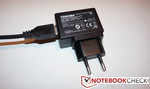 Adaptador de corriente (desmontable) Adaptador de corriente (desmontable)