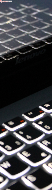 Lenovo IdeaPad U430 Touch: El teclado retroiluminado es muy bueno para los escritores frecuentes.