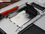 4GB de RAM sólidamente soldados. La bahía libre se puede ocupar con un módulo de 2, 4 u 8 gigas. 4GB de RAM sólidamente soldados. La bahía libre se puede ocupar con un módulo de 2, 4 u 8 gigas.