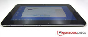 Esbelto: el tablet de 10.1" mide 9.2 mm y pesa 635 gramos. Esbelto: el tablet de 10.1" mide 9.2 mm y pesa 635 gramos.