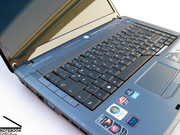 Acer también lleva al teclado el diseño del portatil, por ejemplo la forma de la barra espaciadora.