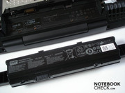 La batería es localizada, como es común para la mayoría de los portátiles, en la parte posterior del chasis