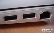Dos USB 2.0 y LAN RJ45 Fast Ethernet en el lateral derecho.