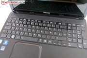 El L850 contiene un pad numérico a tamaño completo. El L850 contiene un pad numérico a tamaño completo.