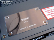 Ningún portátil de Alienware sale de casa sin una placa con el nombre grabado en laser