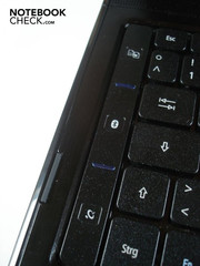 Los 3 botones sensitivos a la izquierda del teclado (BackUp, Bluetooth, WLAN) se pulsan frecuentemente sin querer