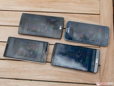 Fuera (de arriba a abajo y de izquierda a derecha): LG G4, Samsung Galaxy S6, Nokia Lumia 930 y LG G3