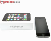 El nuevo iPhone 5s cuesta 699 Euros (la versión de 16 GB). El color de nuestro dispositivo de pruebas se llama