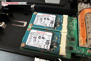 Dos pequeños SSDs mSATA funcionan en modo RAID0.