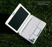 La Asus Eee PC 901 es un netbook de 8.9" con un CPU Intel Atom...