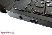 Un puerto USB 2.0 ofrece corriente (Sleep & Charge). Un puerto USB 2.0 ofrece corriente (Sleep & Charge).