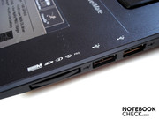 El lateral derecho tiene un lector de tarjetas 5-en-1 y dos puertos USB 2.0
