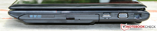 Derecha: Grabador DVD, USB 2.0, VGA, LAN Gigabit