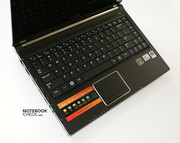 El Q320 fue equipado con uno de los mejores teclados en comparación con otros portátiles de la misma categoría.