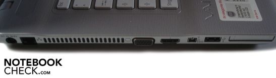 Lado Izquierdo: DC-in, RJ-45 Gigabit LAN, VGA, HDMI, Firewire, USB 2.0, ExpressCard 34mm