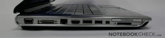 Lado Izquierdo: Express Card 45, Lector de tarjetas (SD, MS (Pro), MMC, xD), FireWire 400, USB, eSata (con USB integrado), HDMI, LAN, Docking Station, VGA