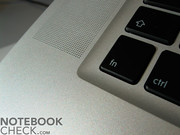 Como en la MacBook Air, también esta portátil viene con un teclado de teclas individuales amigable al usuario.