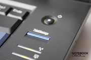 El boton ThinkVantage azul y algunos LEDs de status al lado derecho del teclado